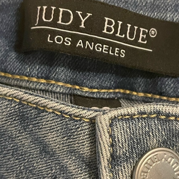 Judy Blue NWT Distressed Skinny Fit Jean Light Blue Size 32 - Picture 11 of 16